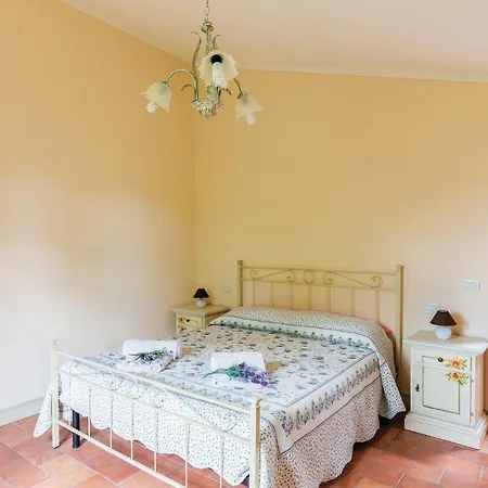 Nine-bedroom Holiday In Perugia -pg- Civitella D'Arna