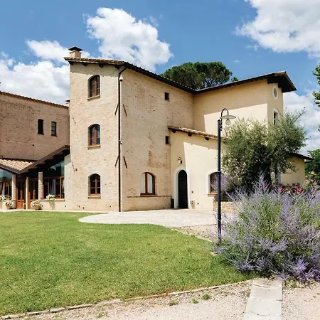 Nine-bedroom Holiday In Perugia -pg- بيت للعطل